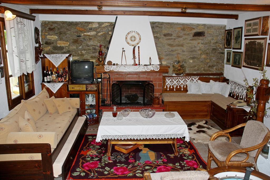 Katoikia Me Ta Pitharia Villa Prínosz Kültér fotó